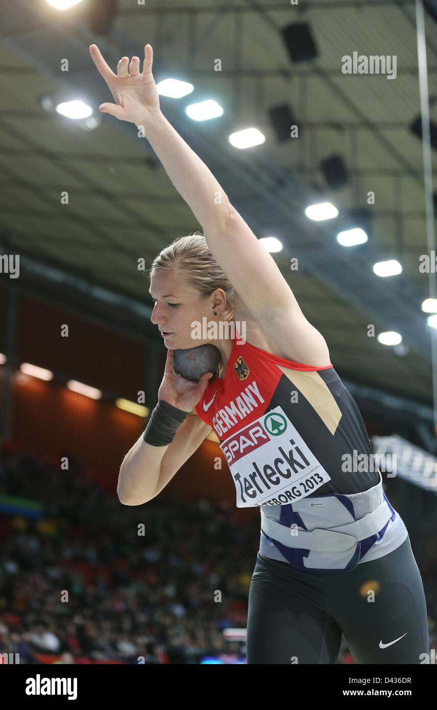 Germany's Josephine Terlecki competes in the women's shot put final event during the IAAF European Athletics Indoor Championships 2013 in the Scandinavium Arena in Gothenburg, Sweden, March 3, 2013. Foto: Christian Charisius/dpa Stock Photo