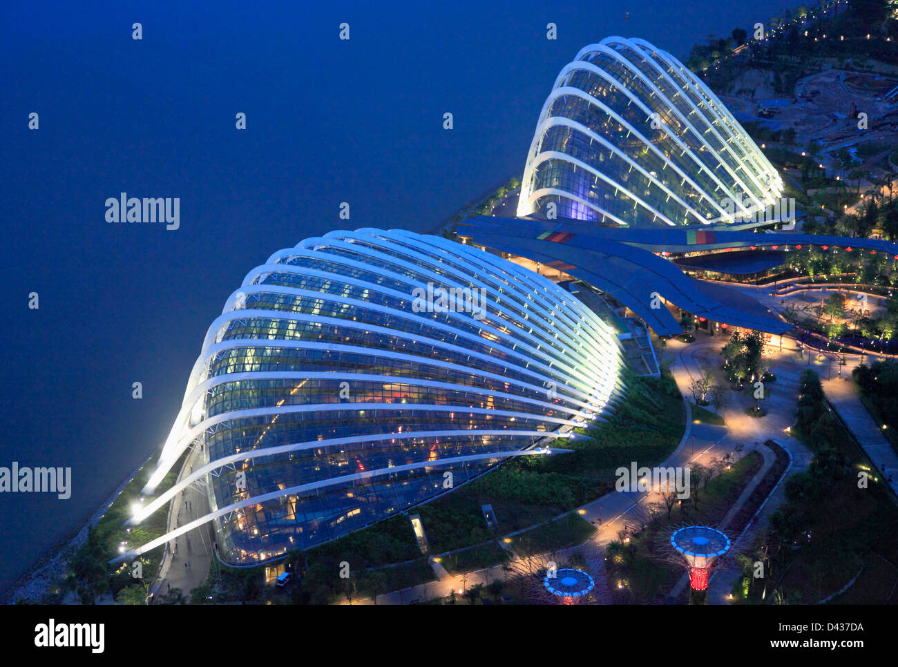 Gardens by the bay singapore aerial hi-res stock photography and images ...