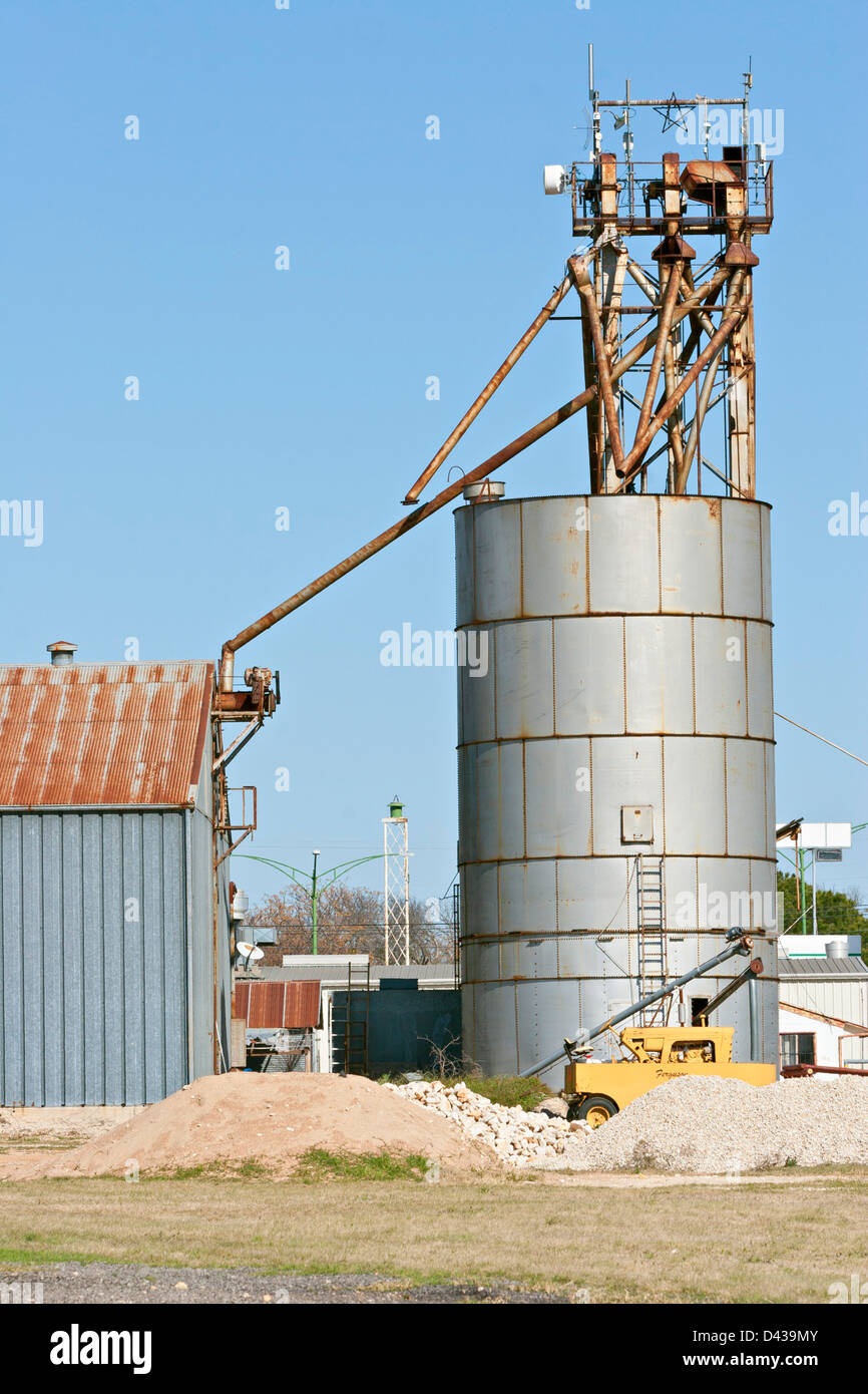 Cotton gin used to separate raw cotton fiber from seeds in small Texas