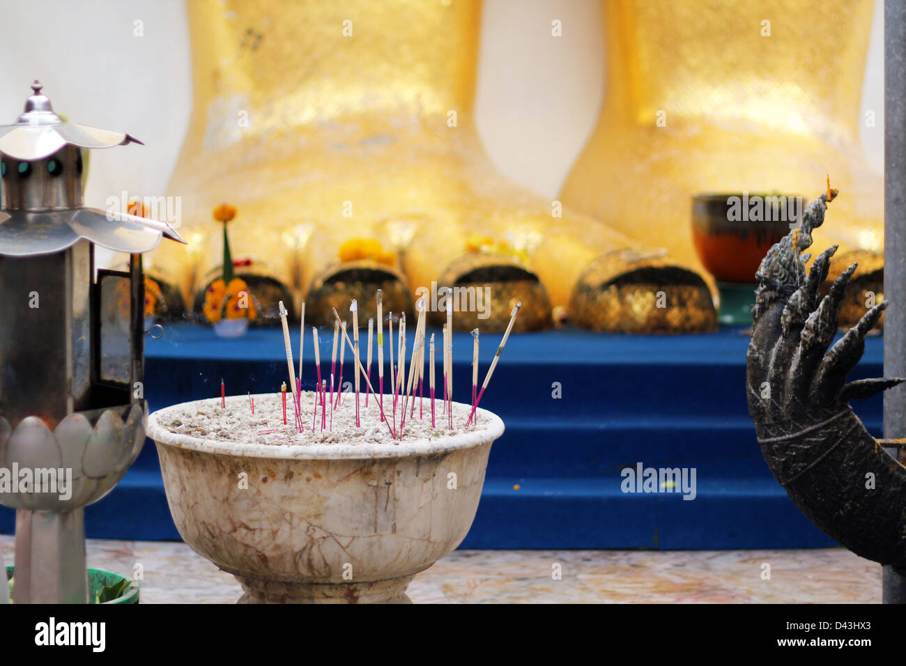 Scene of the traditional Thai temple in Bangkok Stock Photo - Alamy