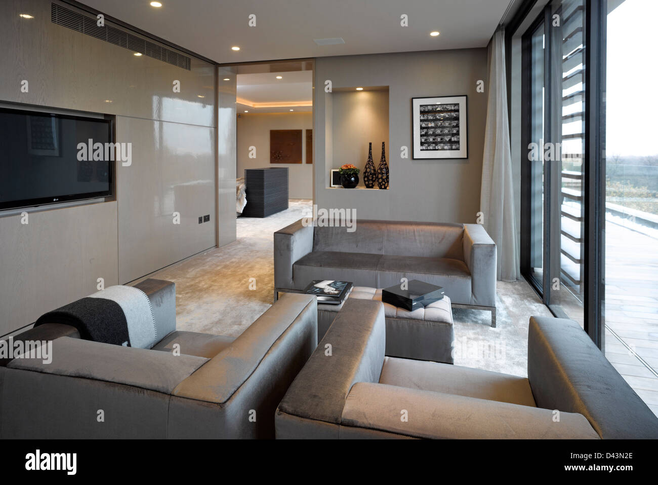 Penthouse View Master Bedroom Ideas photo