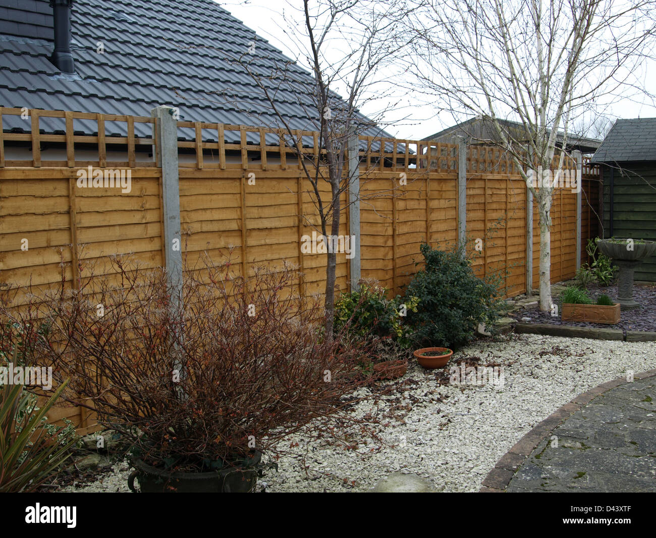 Concrete fence posts hi-res stock photography and images - Alamy