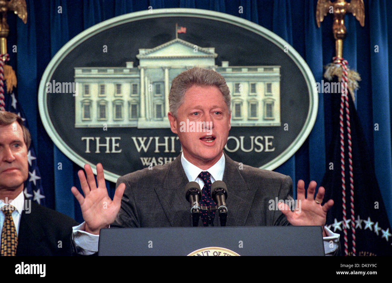 ナイフ　折り畳み　ビル　クリントン　大統領　リミテッド　ARKASAS' FAVORITE DSON PRESIDENT BILL CLINTON, LIMITED EDTION 1of1000 1993 President Clinton Half Pound Silver Art Medal E0402 | eBay