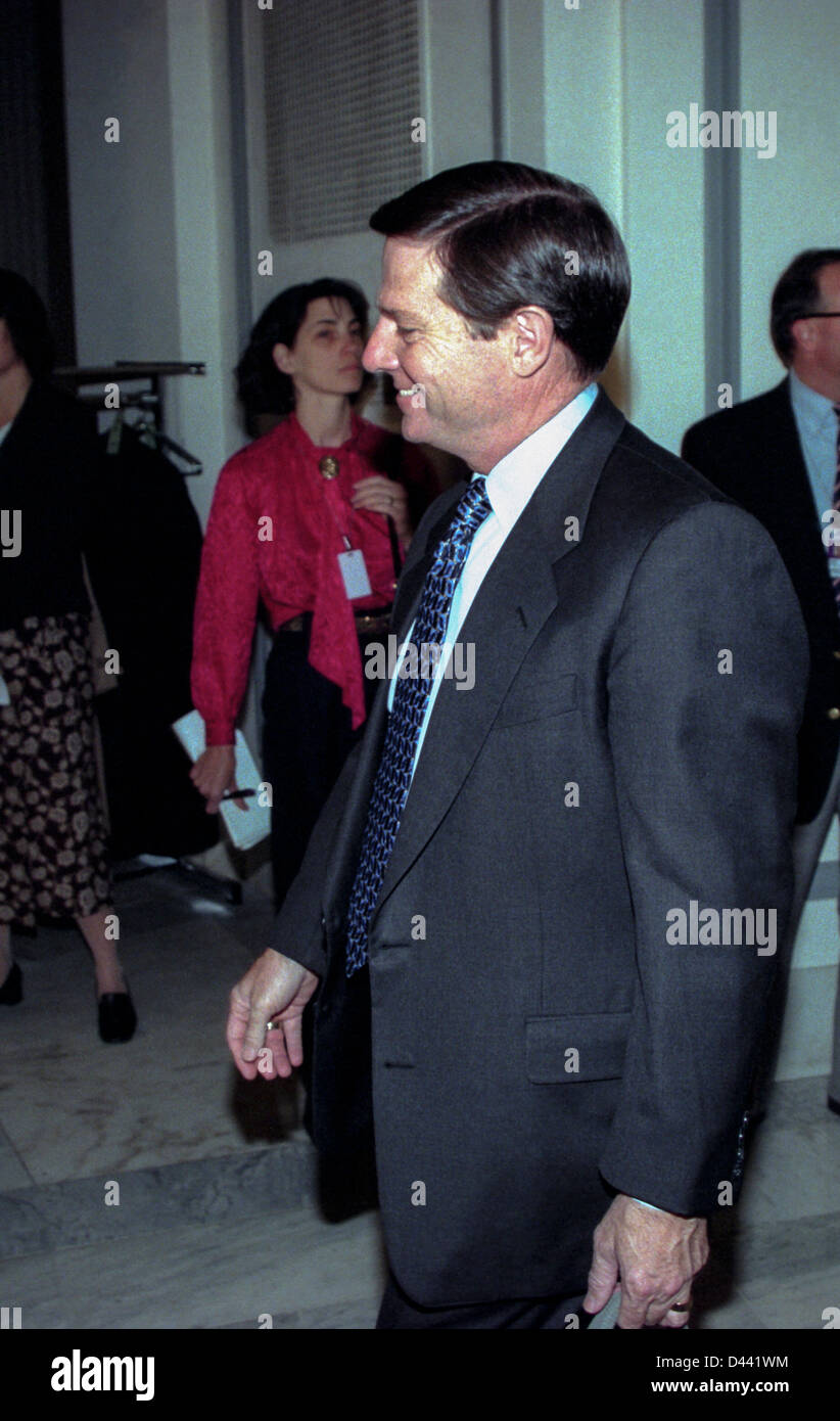 Republican Whip Tom Delay walks to the Majority Caucus meeting November 18, 1998 in Washington, DC. The caucus is electing a new speaker and leadership positions following midterm elections. Stock Photo