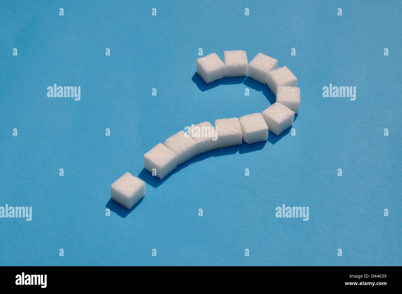 Illustration - Severyl sugar cubes form a question mark in Berlin, Germany, 12 July 2011. Photo: Berliner Verlag/S.Steinach Stock Photo