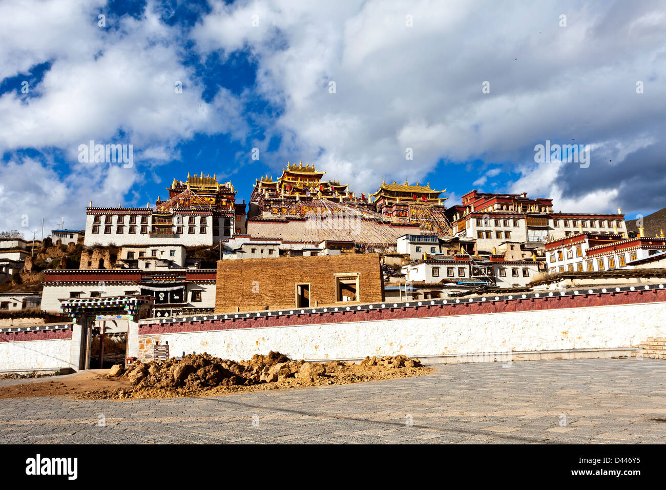 Ganden Sumtseling Monastery in Shangrila, Yunnan, China. Stock Photo