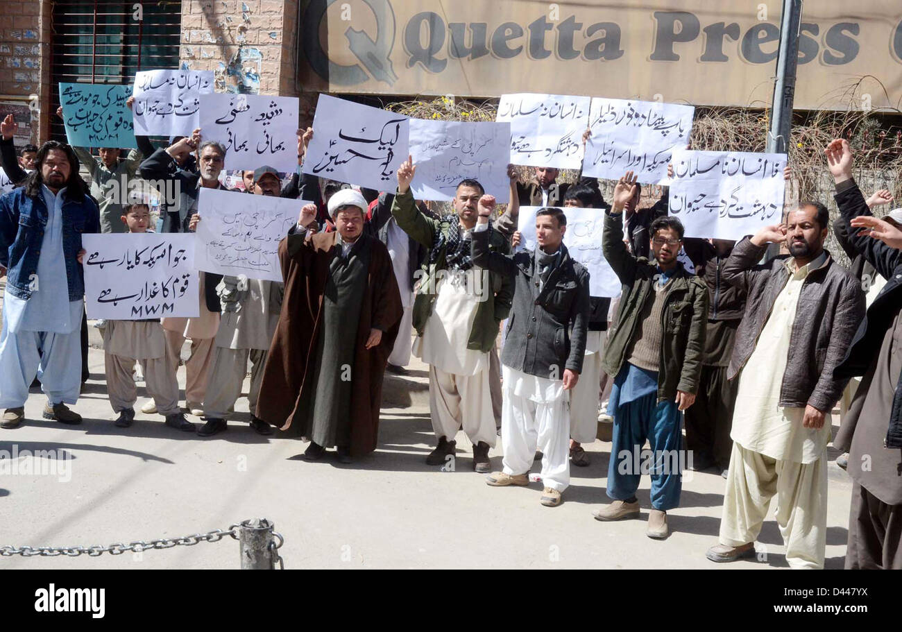 Shiite Muslims chant slogans against twin bomb blast occurred at Abbas ...
