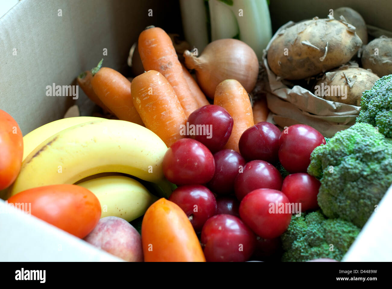 Fruit and veg box hires stock photography and images Alamy