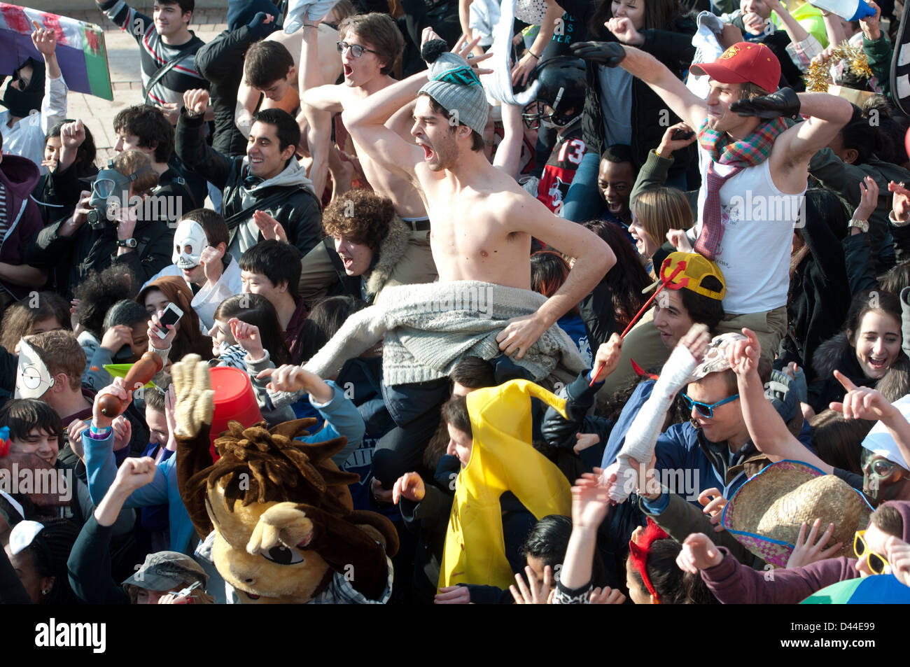 Harlem shake dance hi-res stock photography and images - Alamy