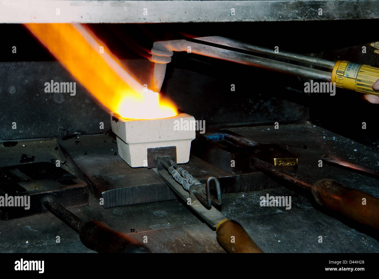 Gold flakes nuggets hires stock photography and images Alamy