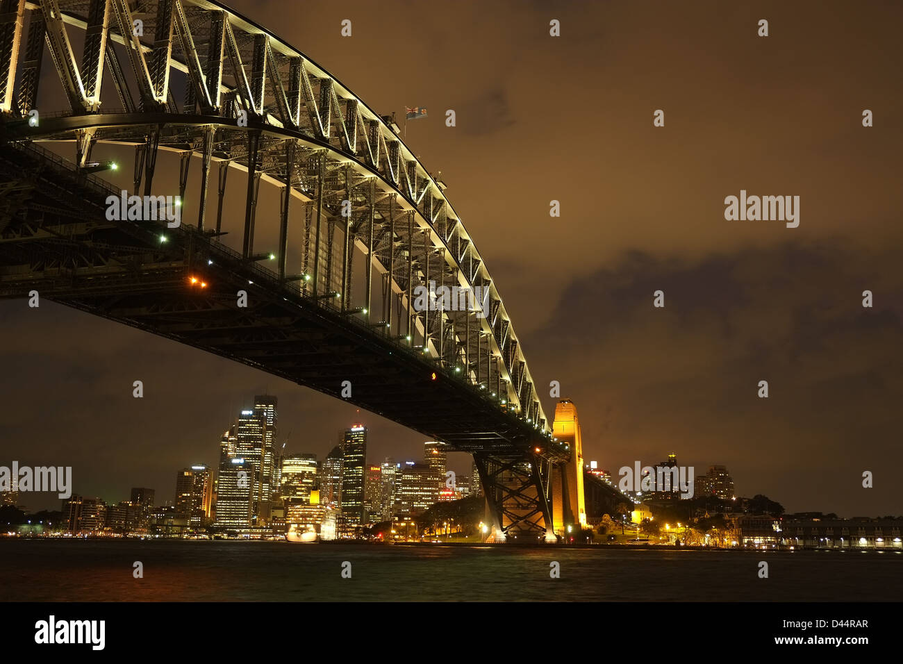 Sydney harbour bridge at night hi-res stock photography and images - Alamy