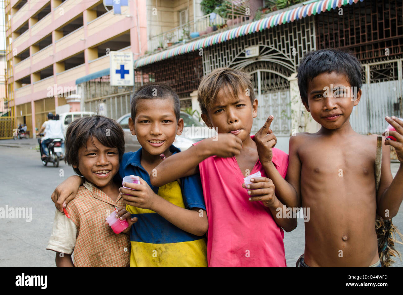 Street children in phnom penh hi-res stock photography and images - Alamy