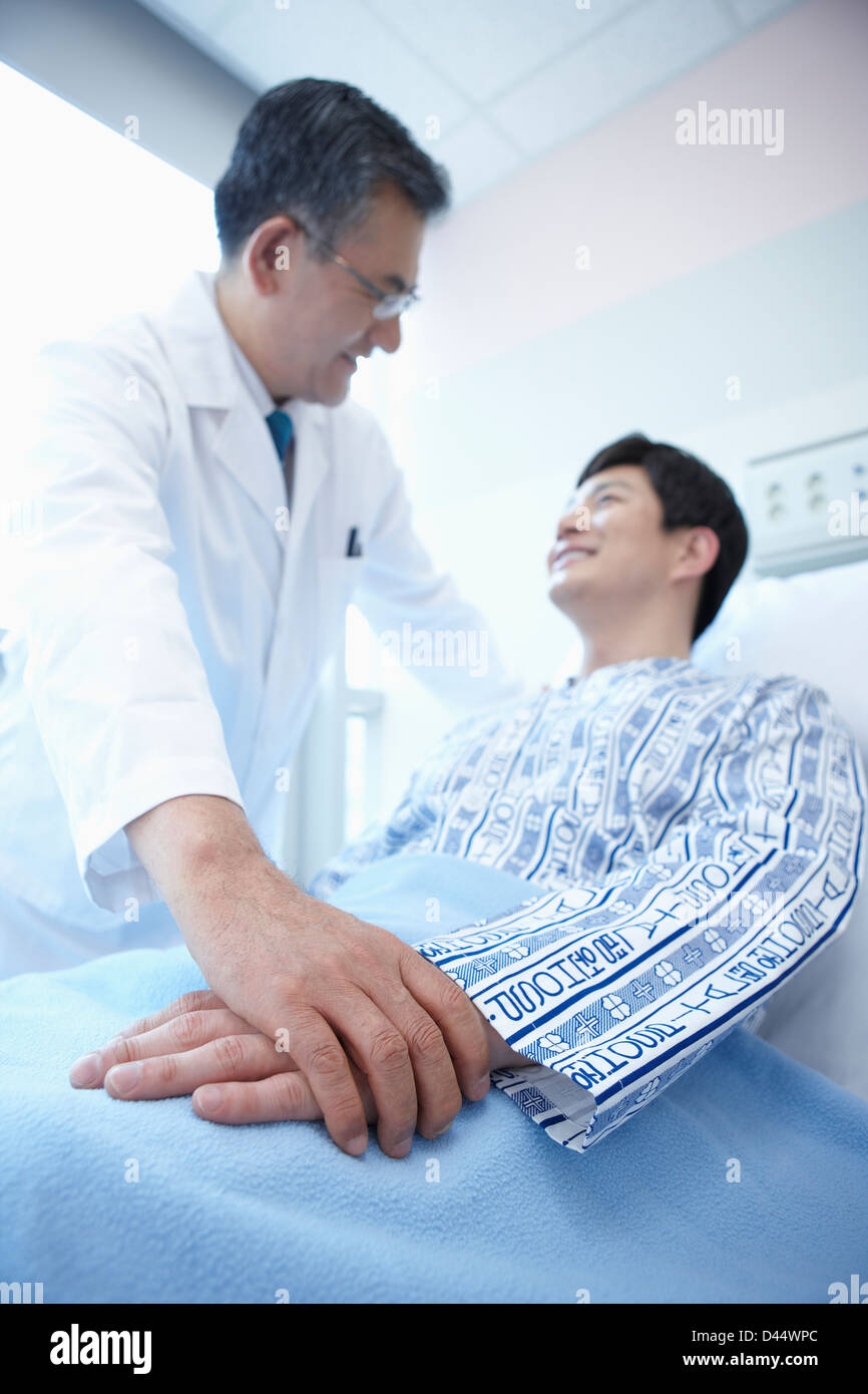 Patient doctor talking motion hi-res stock photography and images - Alamy