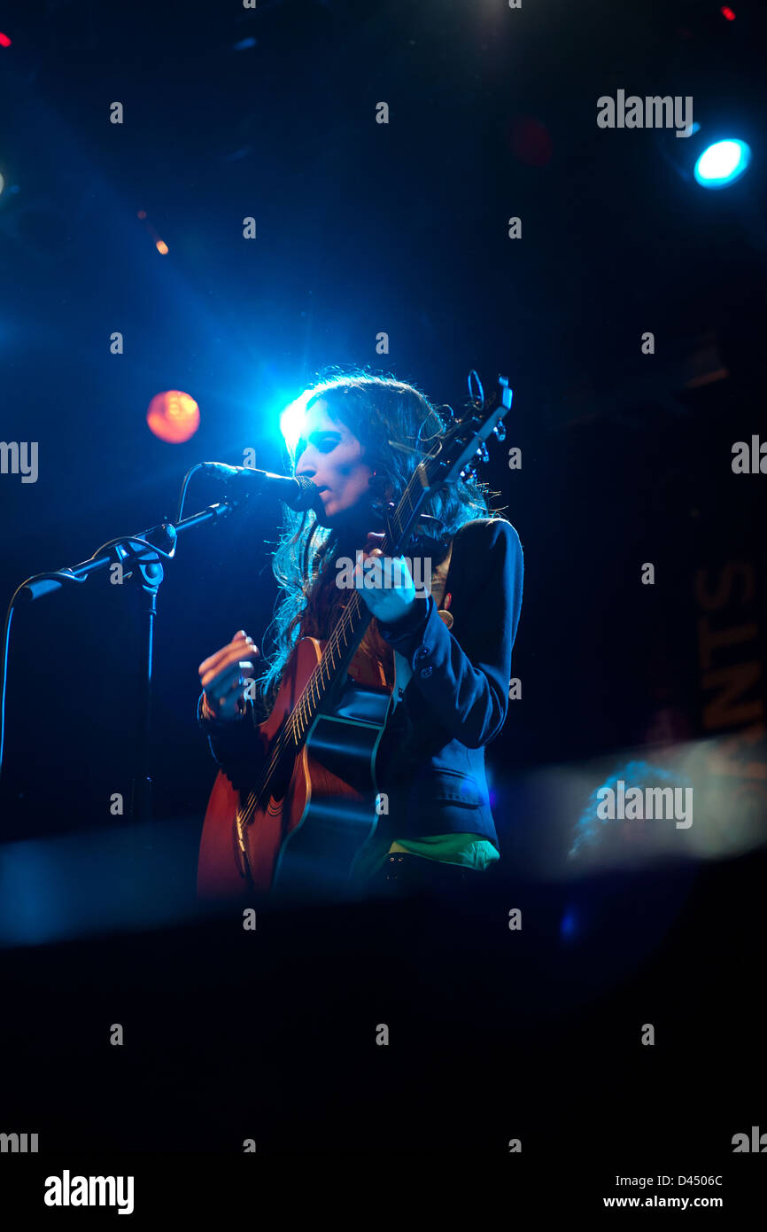 La cantante Ivette Nadal durante su concierto en la Sala Luz de Gas de Barcelona, en el ciclo de conciertos de Barnasants Stock Photo