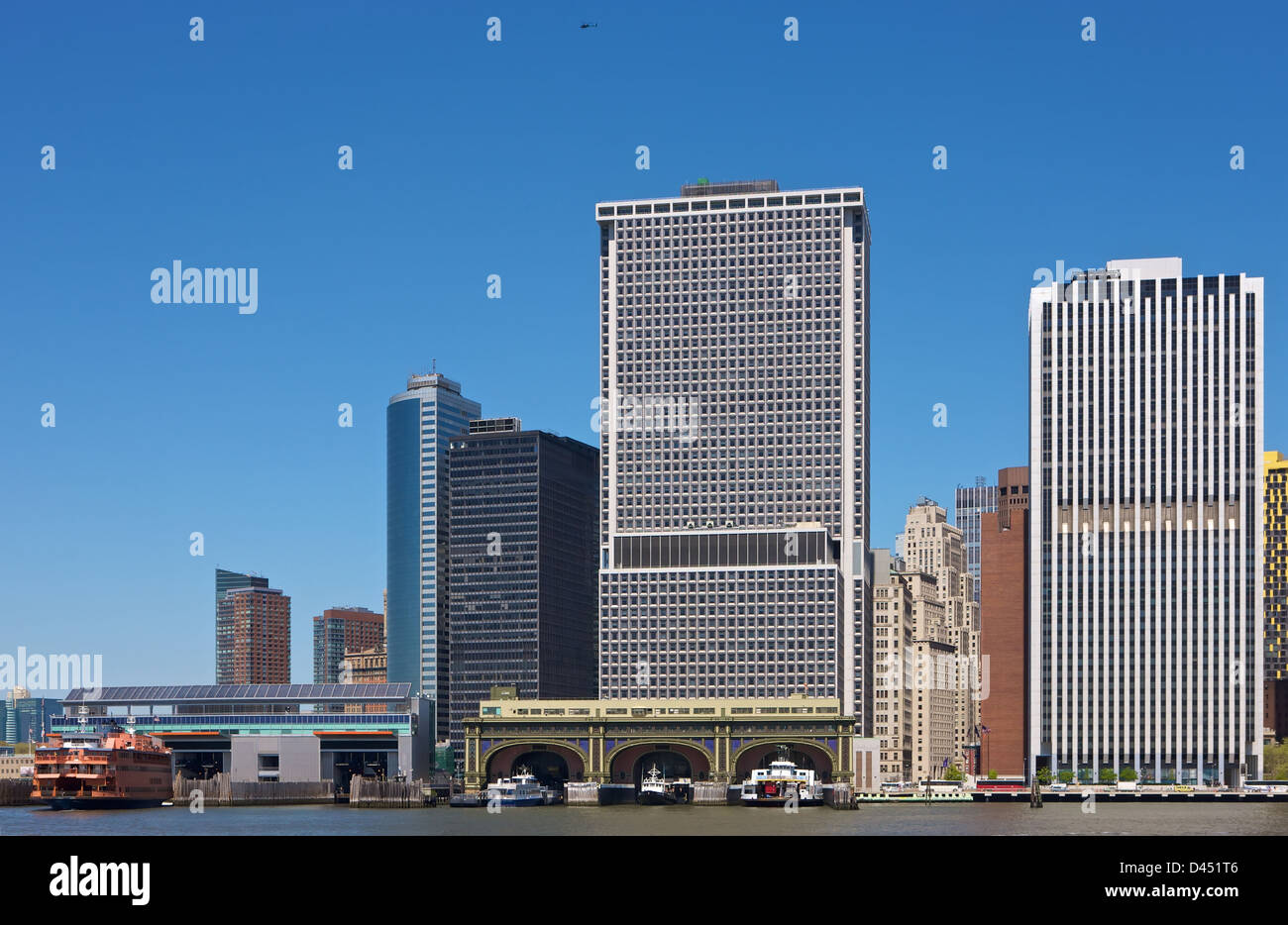 Skyline of New York seen from the Hudson river Stock Photo - Alamy