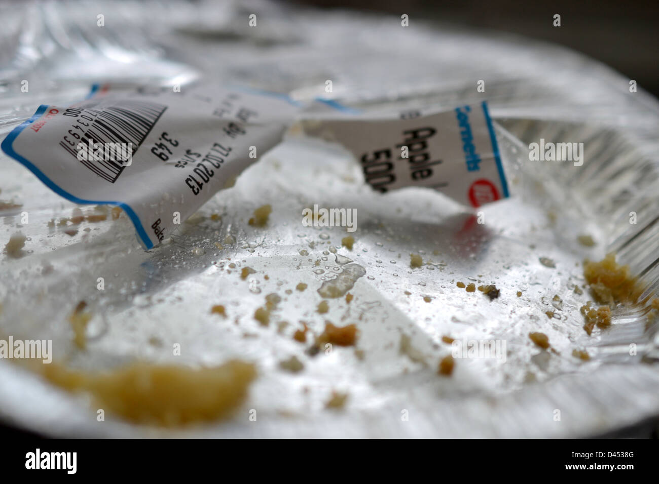 Empty Apple Pie tin from the supermarket Stock Photo Alamy