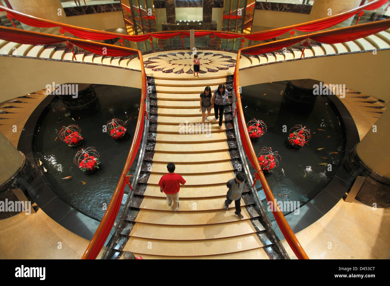 Singapore, Fullerton Hotel, lobby Stock Photo - Alamy