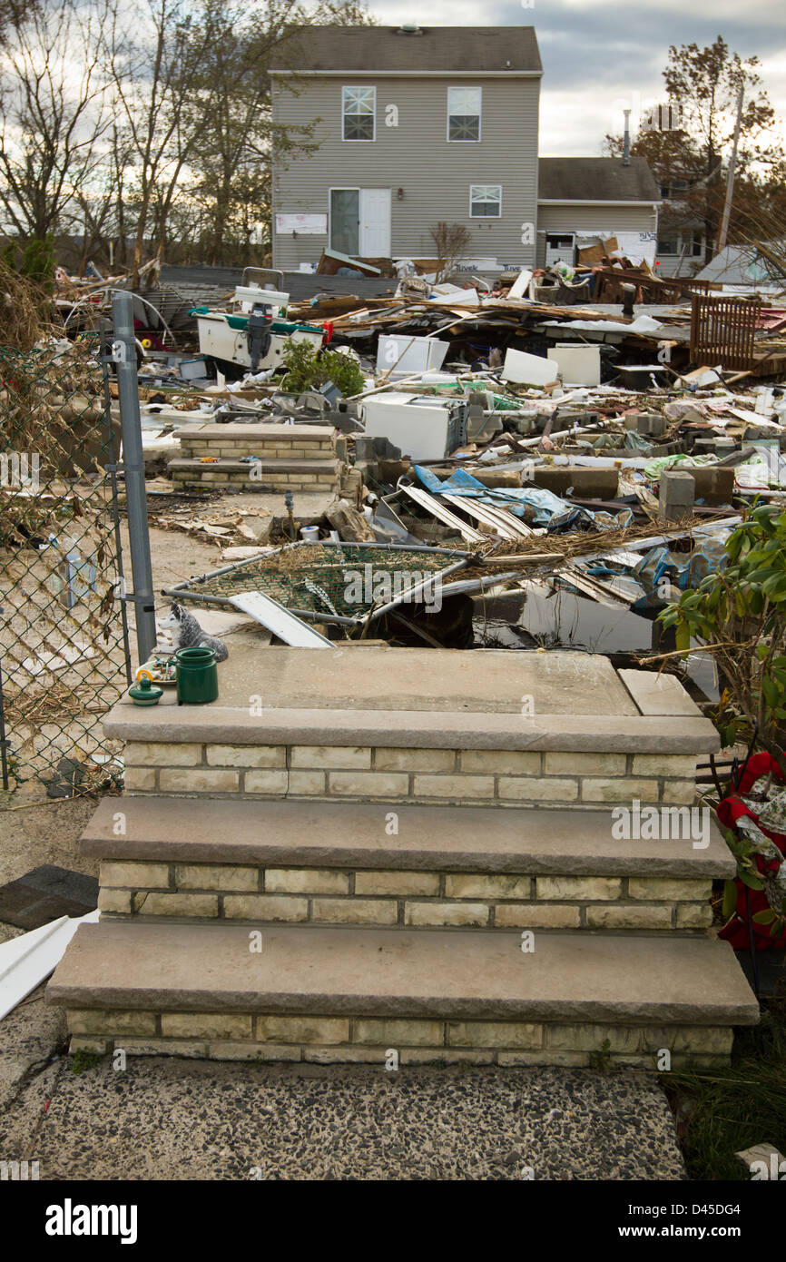 Superstorm sandy home destroyed hi-res stock photography and images - Alamy