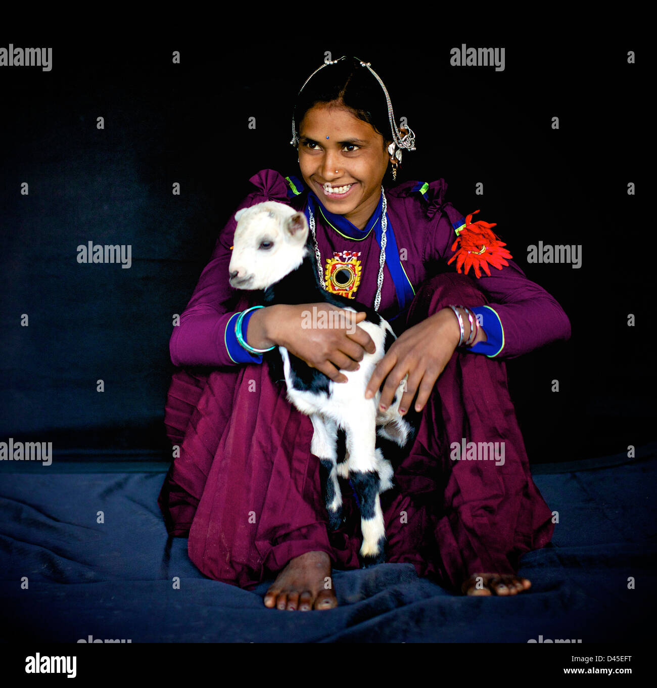 Indian tribal girl hi-res stock photography and images - Alamy