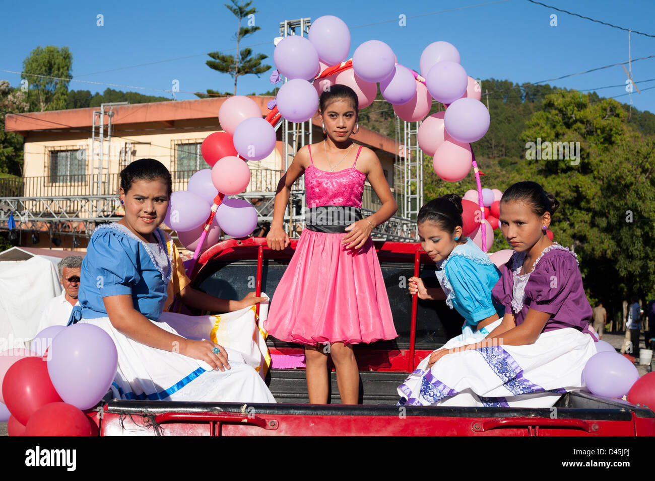 El salvador parade hi-res stock photography and images - Alamy El salvador parade hi-res stock photography and images - Alamy