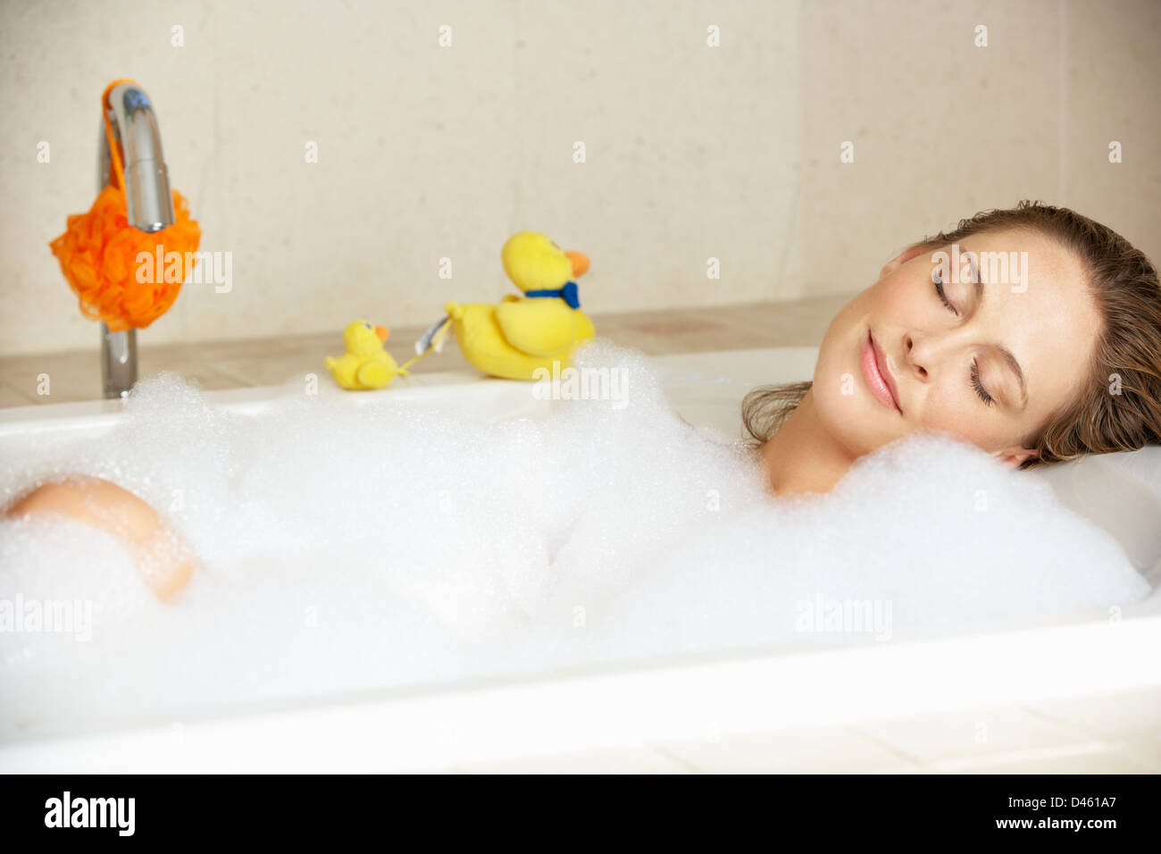 Woman and bubble bath hi-res stock photography and images - Alamy