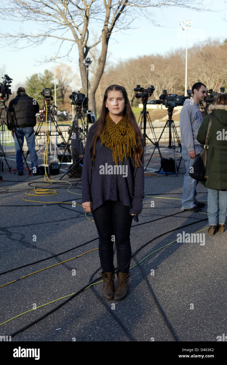 Sandy hook elementary school aftermath hires stock photography and images Alamy