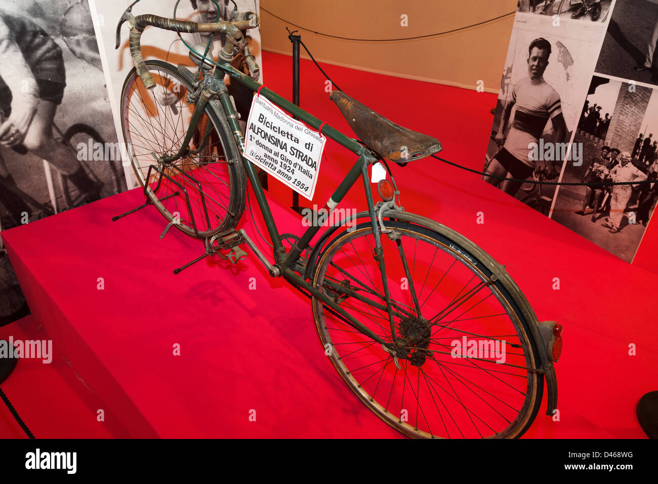 Alfonsina Strada bicycle of Giro d'Italia year 1924 Stock Photo - Alamy