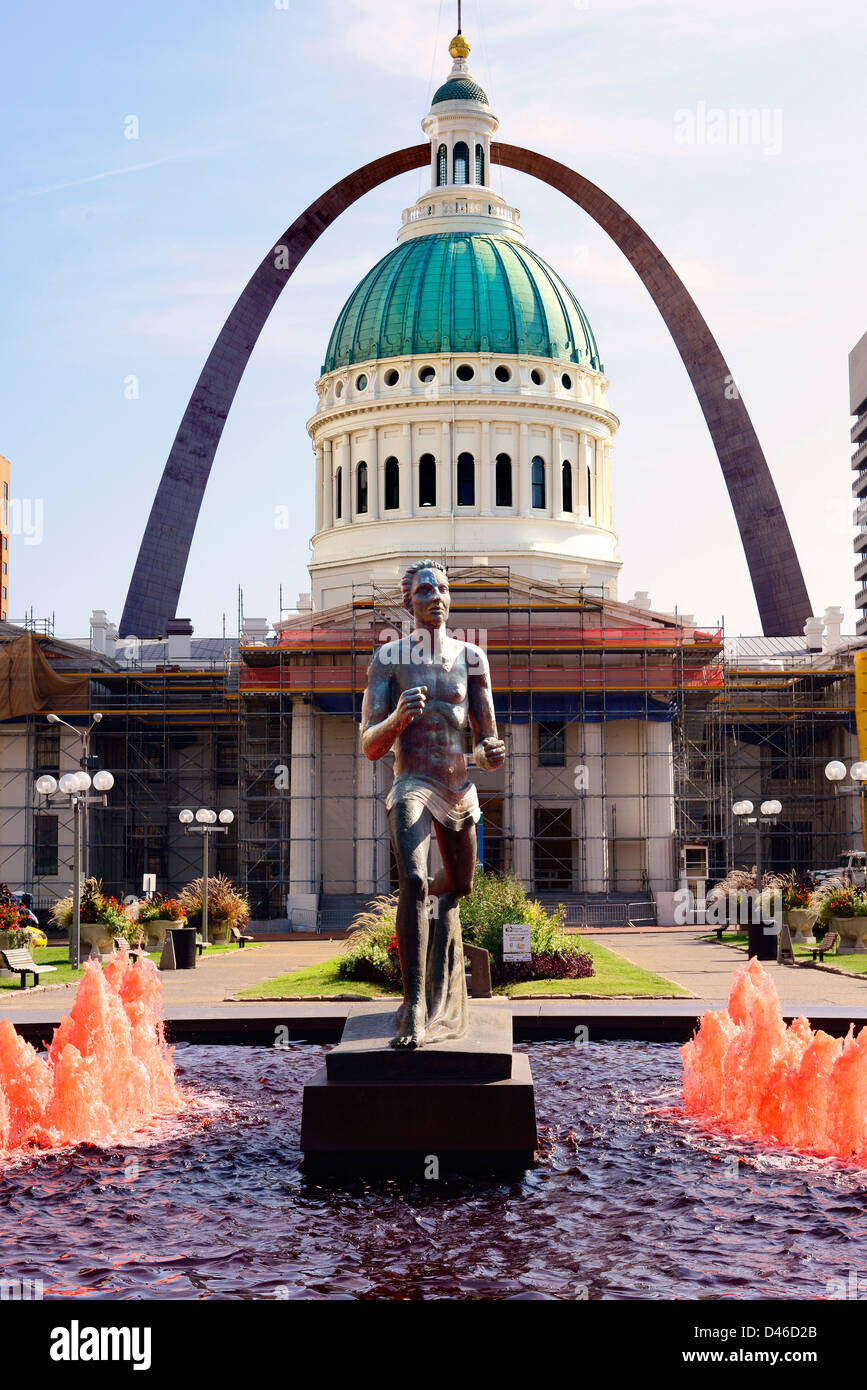 St. Louis Arch from Kiener Plaza Gateway to West Missouri Stock Photo