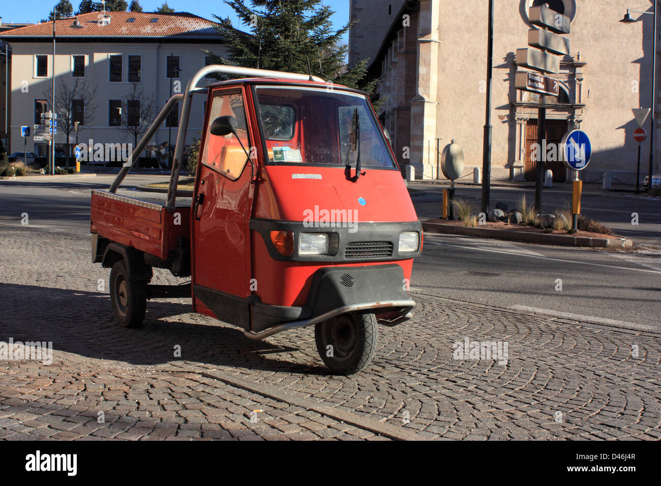 The three wheeled farm trucks: Piaggio Ape 50 cross country Stock Photo