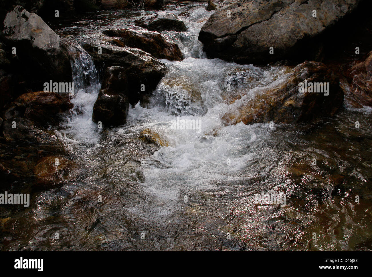 Water flowing down mountain hi-res stock photography and images - Alamy