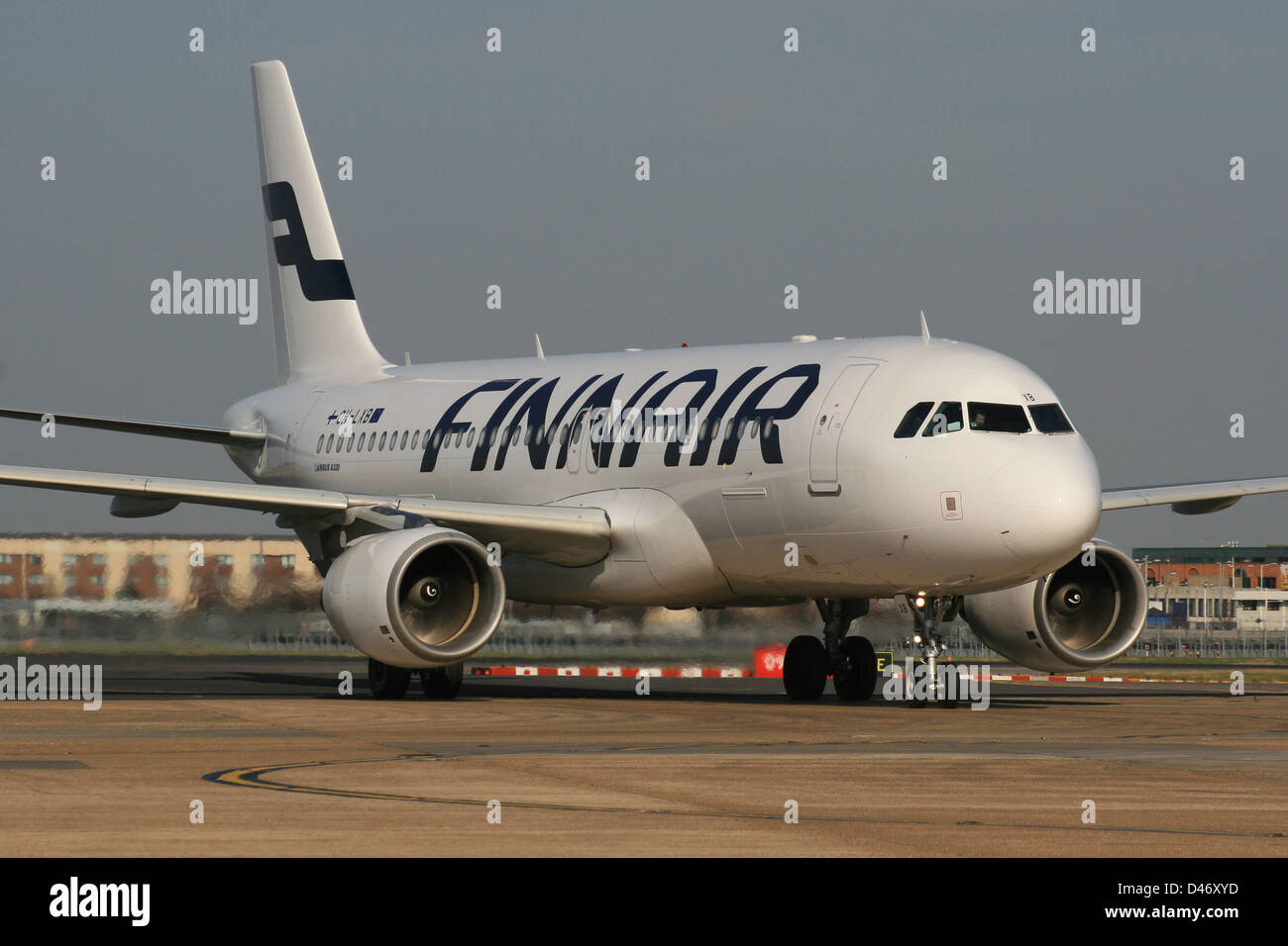 finnair airbus 320 Stock Photo - Alamy