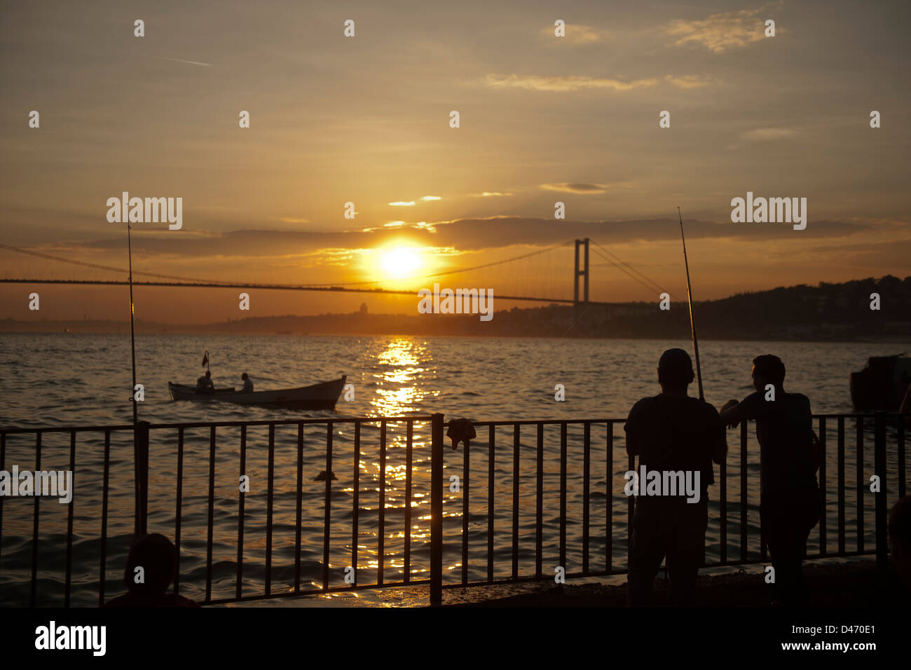 Türkei, Istanbul, Cengelköy, Treffpunkt zu Sonnenuntergang Stock Photo