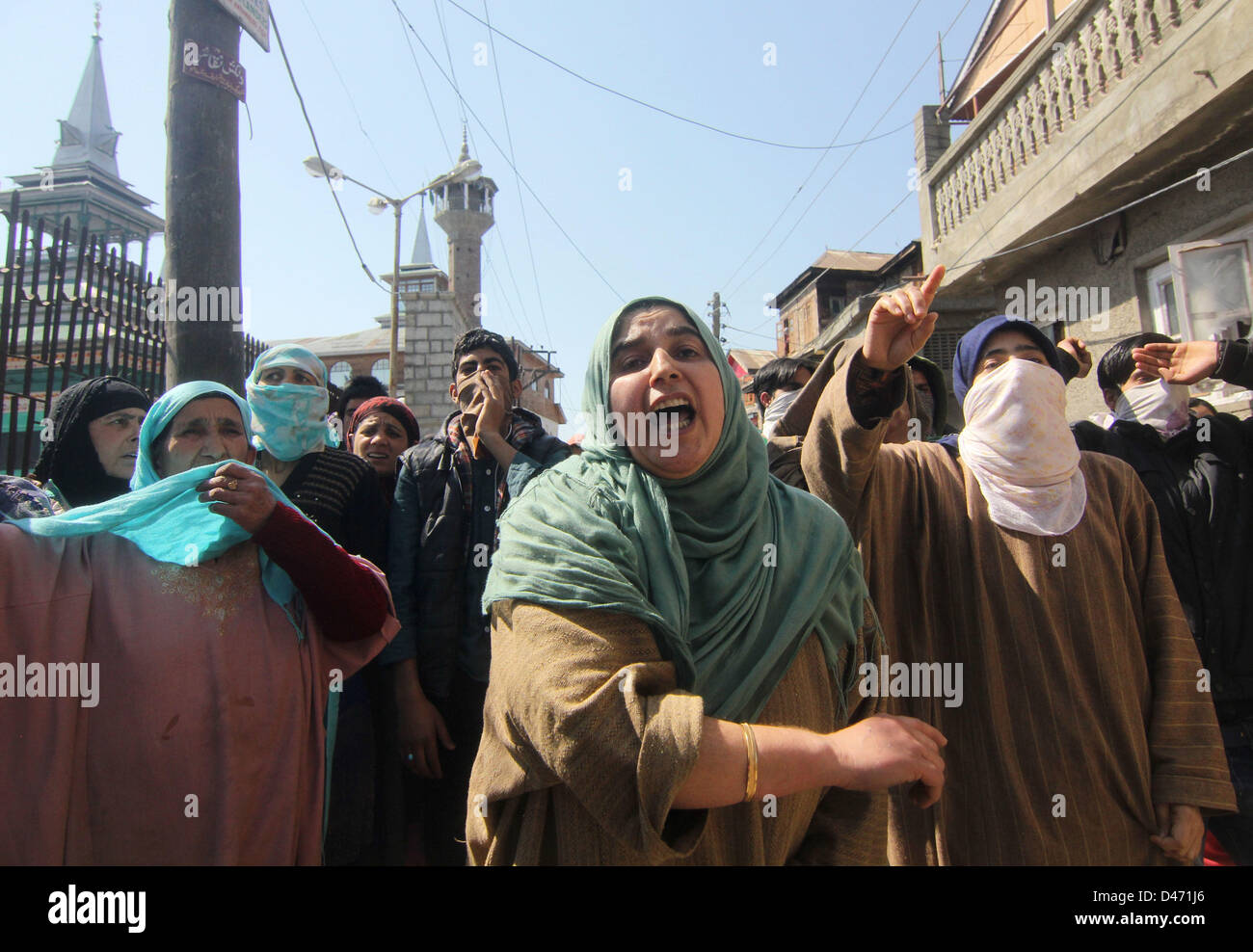 March 7, 2013 - An Kashmiri protesters shout pro freedom slogans during ...