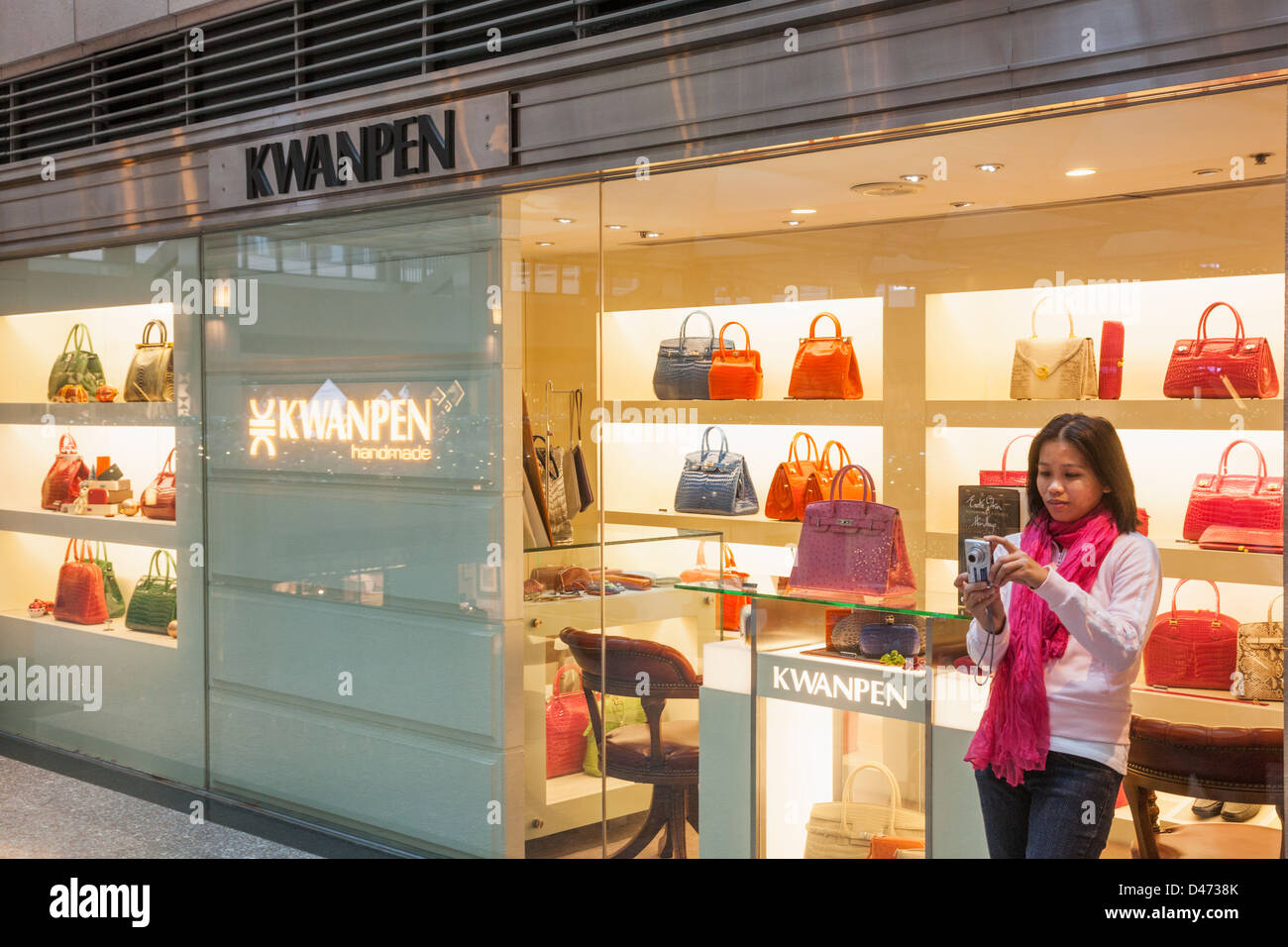 China, Hong Kong, Central, Landmark Shopping Mall, Kwanpen Retail Store ...