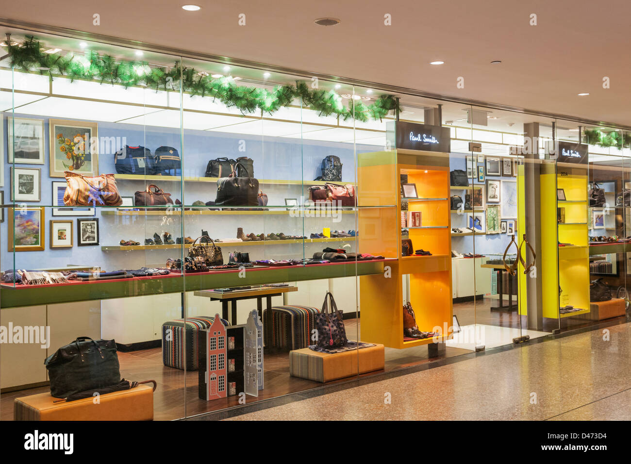 China, Hong Kong, Central, Landmark Shopping Mall, Paul Smith Retail Store  Stock Photo - Alamy