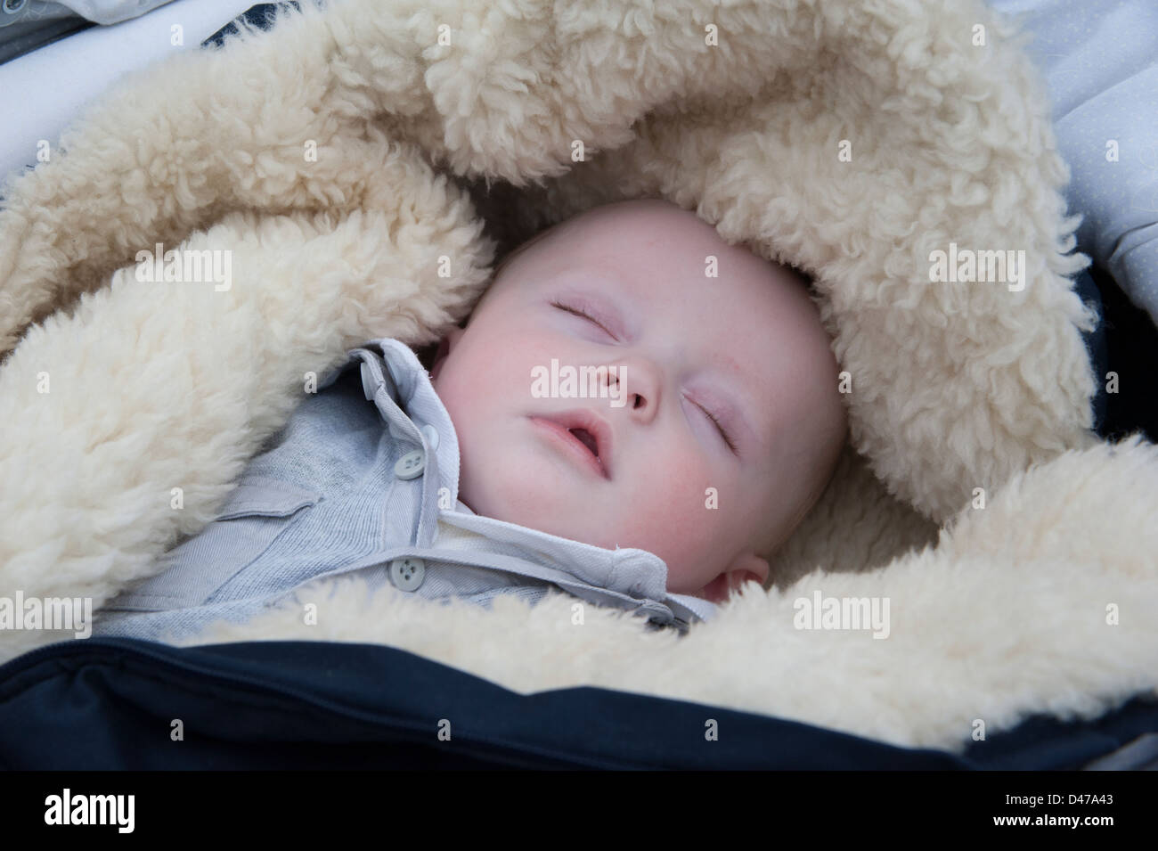 Babys sleeping hires stock photography and images Alamy