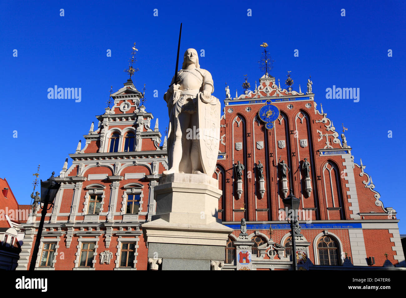 Roland Memorial in front of Blackheads House at Town Hall Square, Riga Latvia Stock Photo