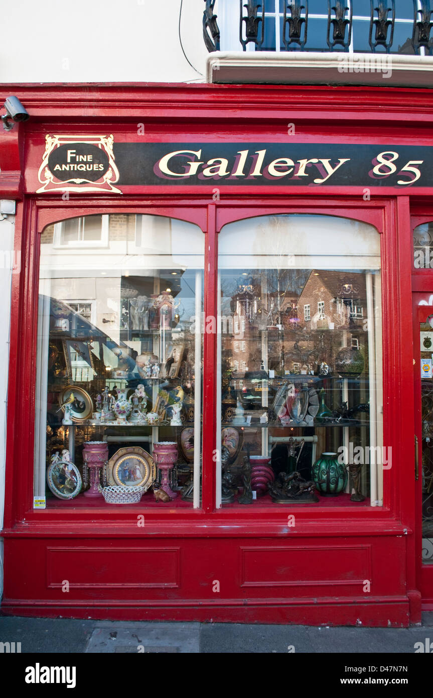 Antiques shop, Portobello Road, Notting Hill, London, W11, UK Stock