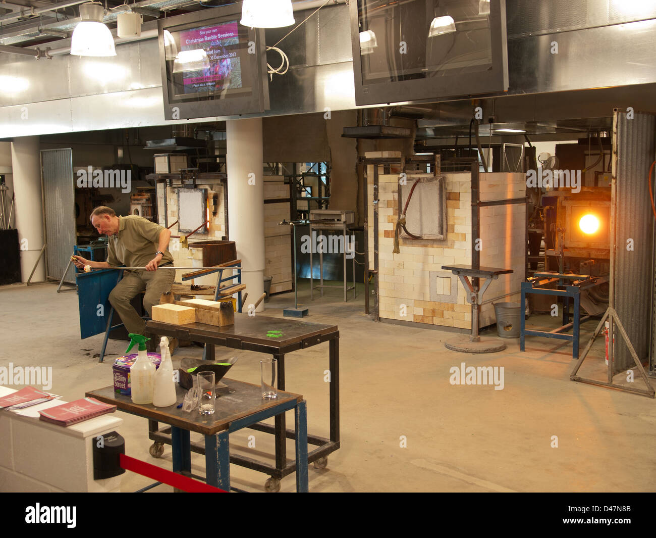 Glassmaking studio National Glass Centre at the University of