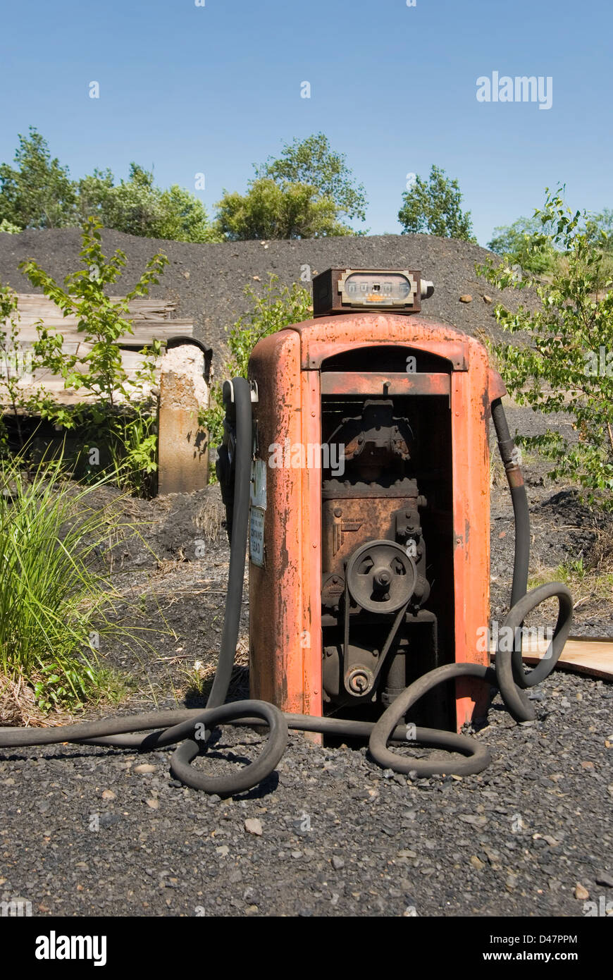Abandoned gas pump at a used up anthracite coal mine in Pennsylvania; global warming and fossil fuel issues. Stock Photo