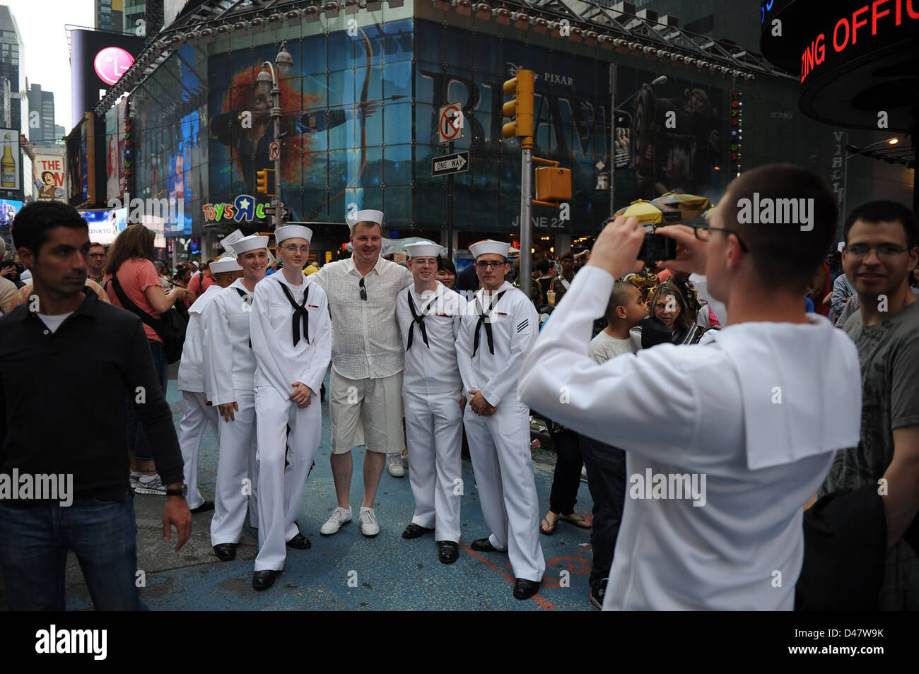 DVIDS - Images - Fleet Week New York 2023: NY Jets Flag Football [Image 5  of 7]