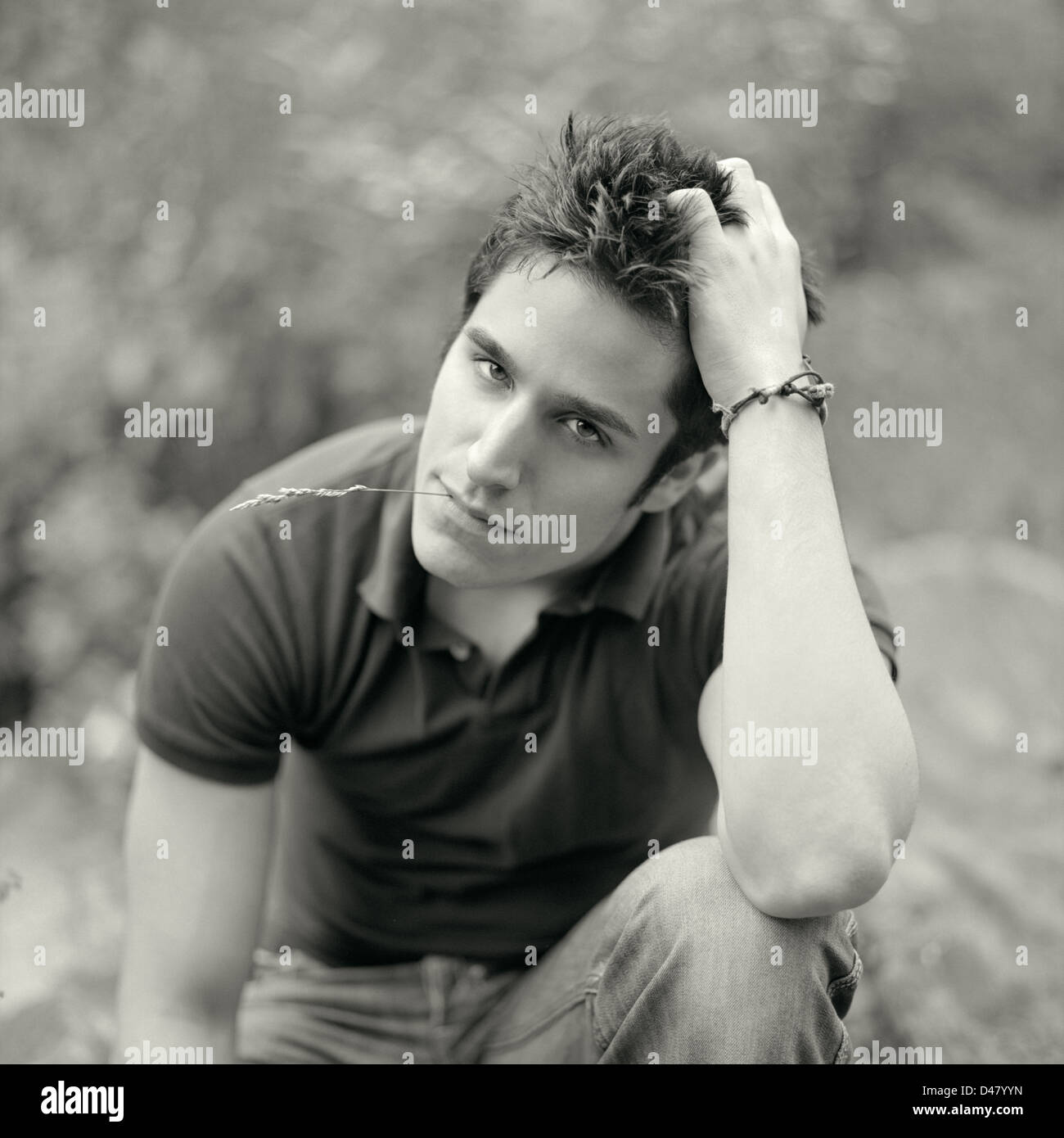 Portrait of casual young man in black and white Stock Photo - Alamy