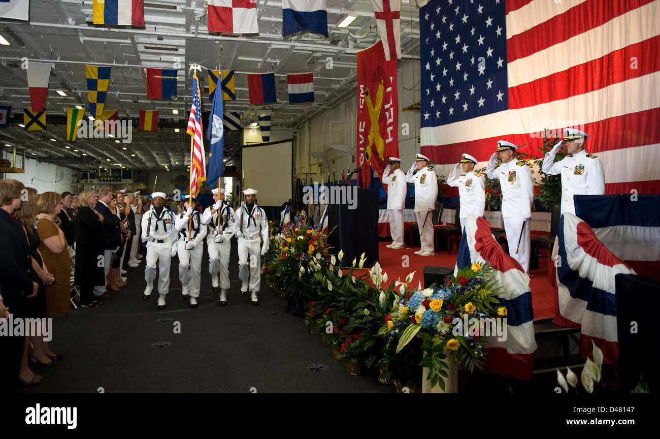 Formal change command ceremony hi-res stock photography and images - Alamy