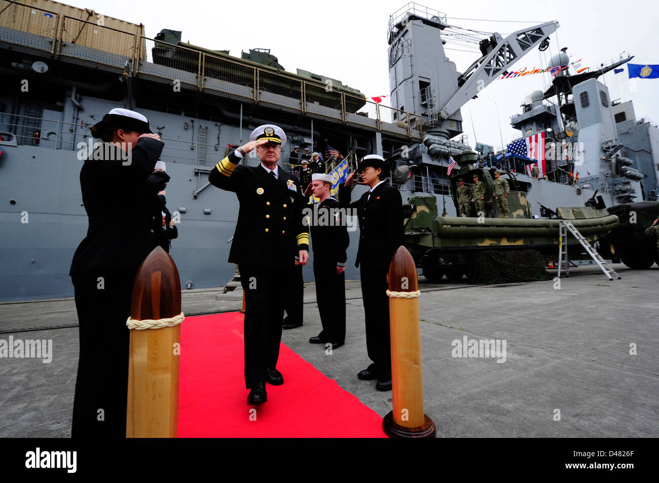 Military salute commander hi-res stock photography and images - Alamy