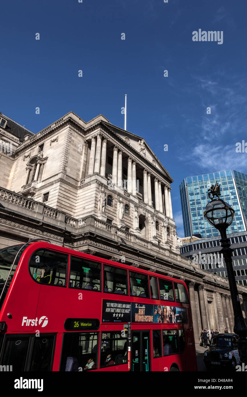 Old lady of threadneedle street hi-res stock photography and images - Alamy