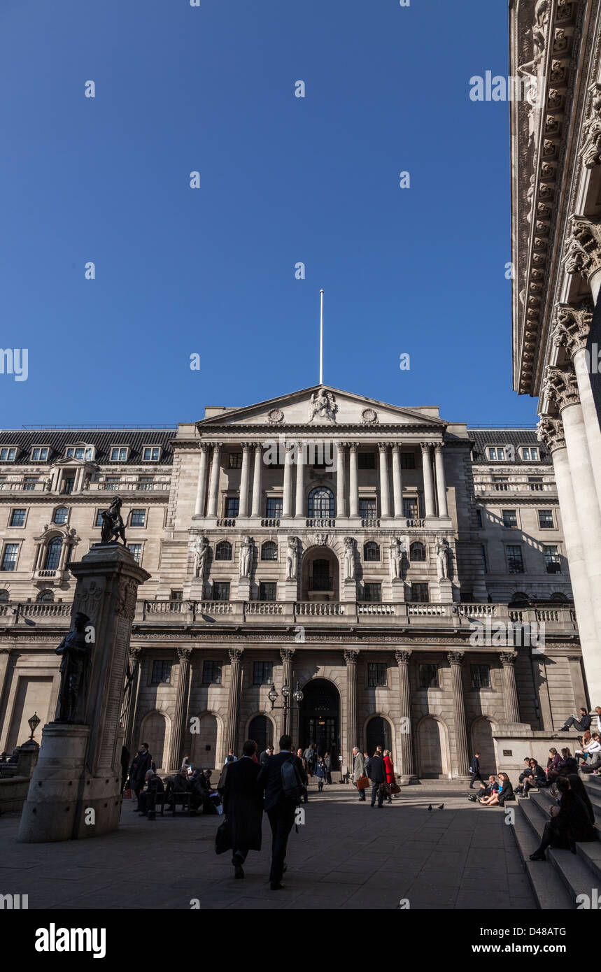 Old lady of threadneedle street hi-res stock photography and images - Alamy