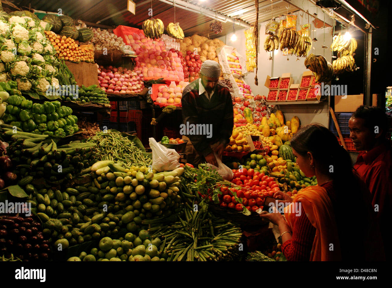 Vegetable store in Landour Stock Photo - Alamy