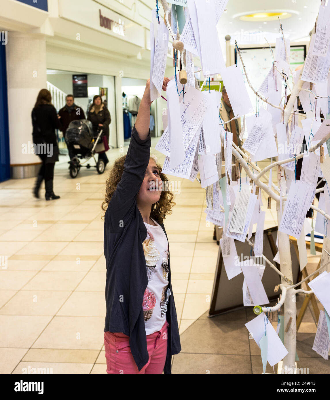 Eastgate Shopping Centre, Basildon, Essex, UK. 9th March 2013. A young ...