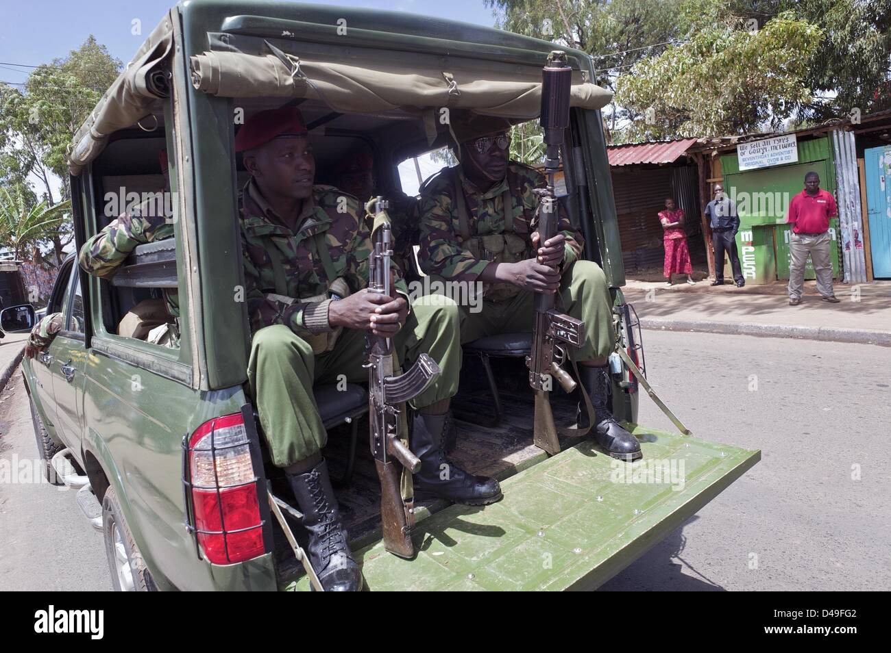 Nairobi, Kenya. 9th March 2013.  Members of the General Service Unit (a special division of Kenya's Police Department) patrol the area to ensure the peace, following the announcement that Uhuru Kenyatta had won Kenya's presidential election. (Credit Image: Credit:  Ric Francis/ZUMAPRESS.com/Alamy Live News) Stock Photo