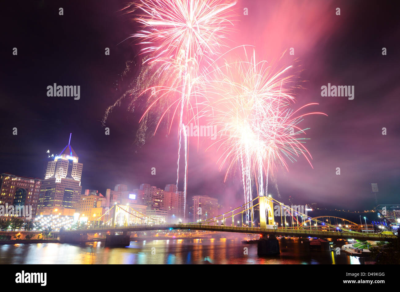 Fireworks on the Allegheny river in downtown Pittsburgh, Pennsylvania, USA. Stock Photo